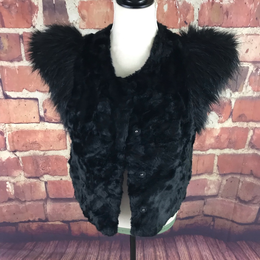 Skaist Taylor faux fur vest NWOT